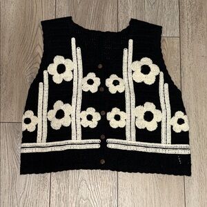 Commense knit floral vest